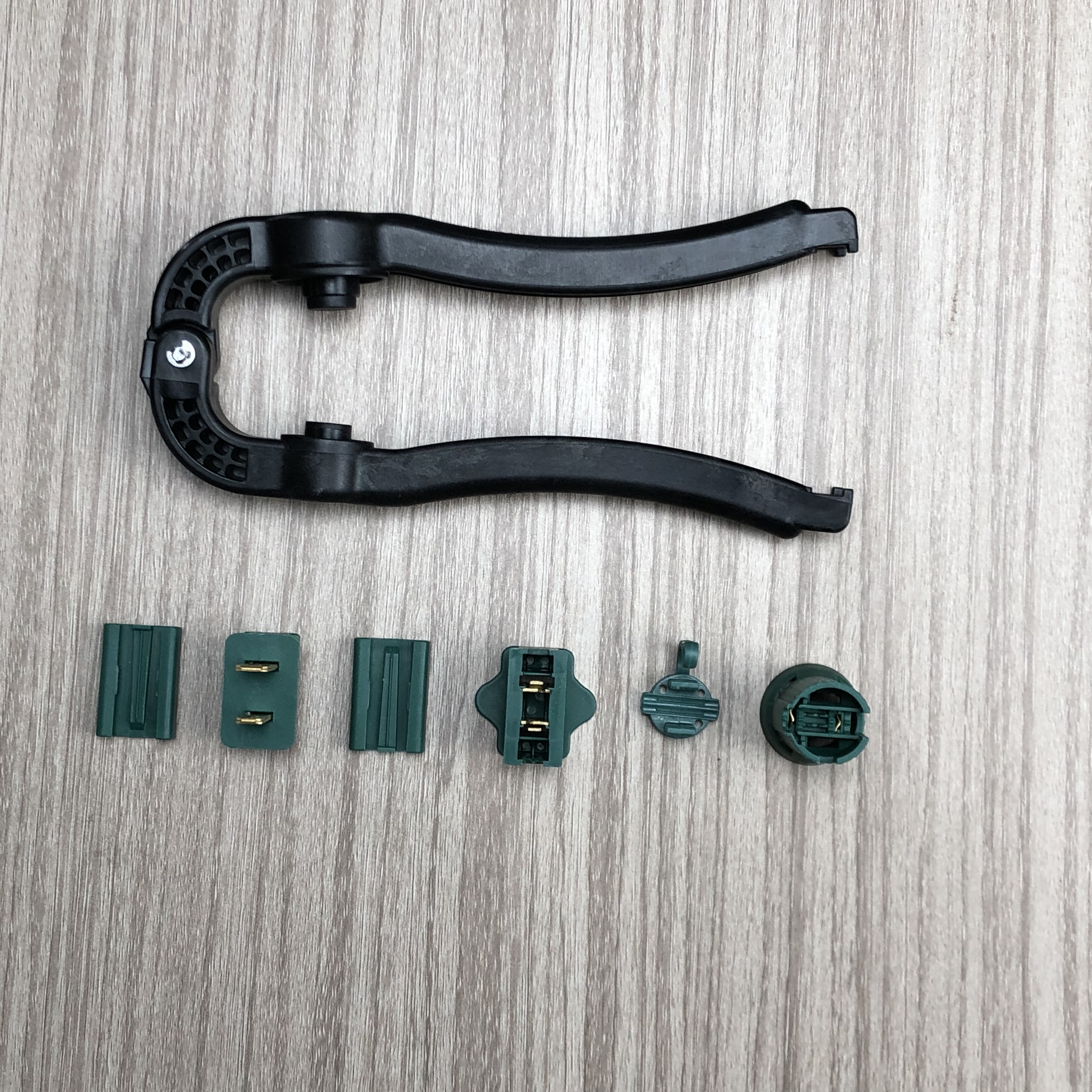 Socket Wire Wrench for Christmas Lights