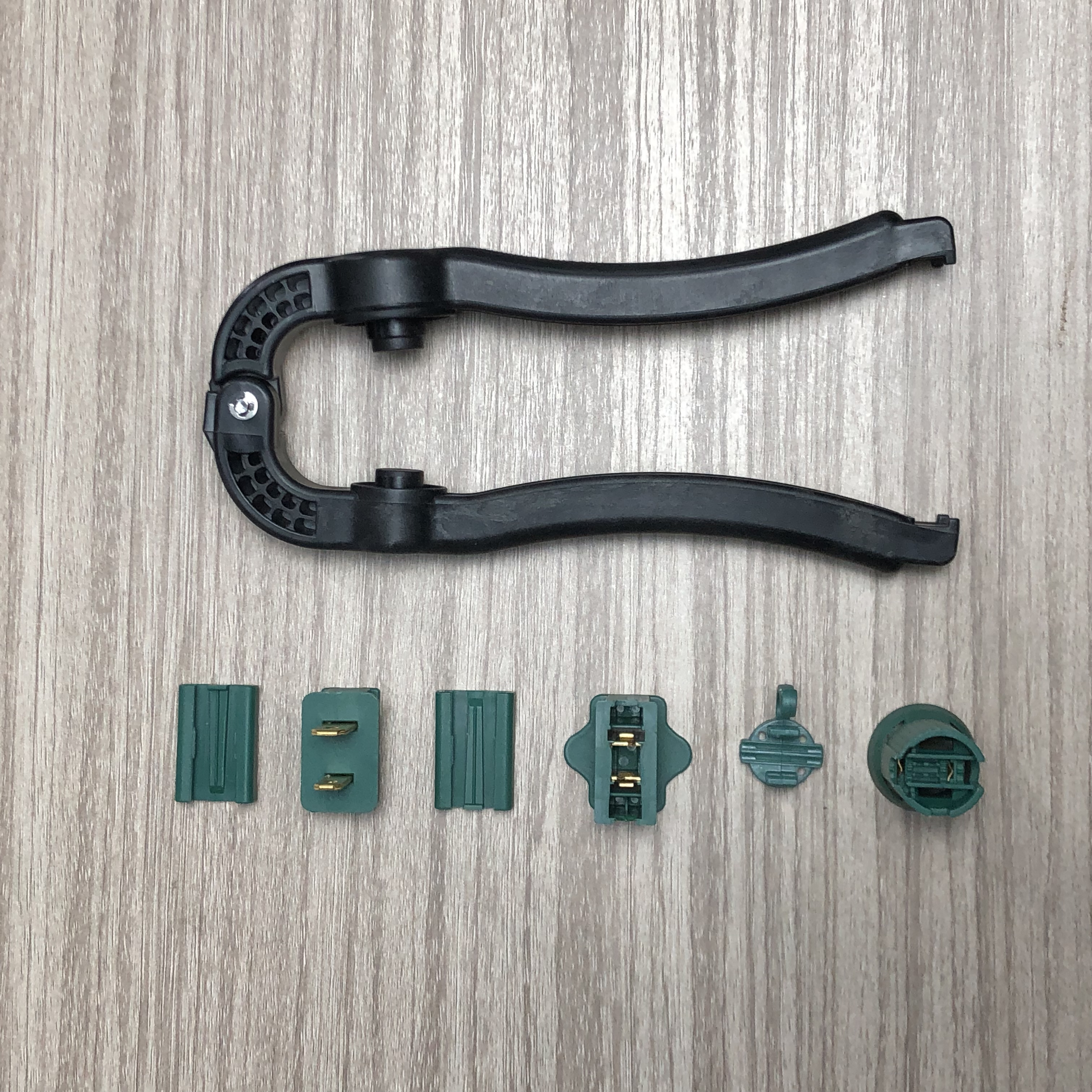 Socket Wire Wrench for Christmas Lights